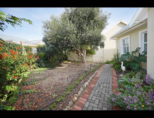 3 bed property to rent in LANGERUG